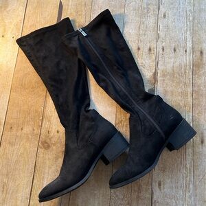 Kenneth Cole Reaction Knit Suede-like Black Zip Up Boots Size 7 EUC Medium Width